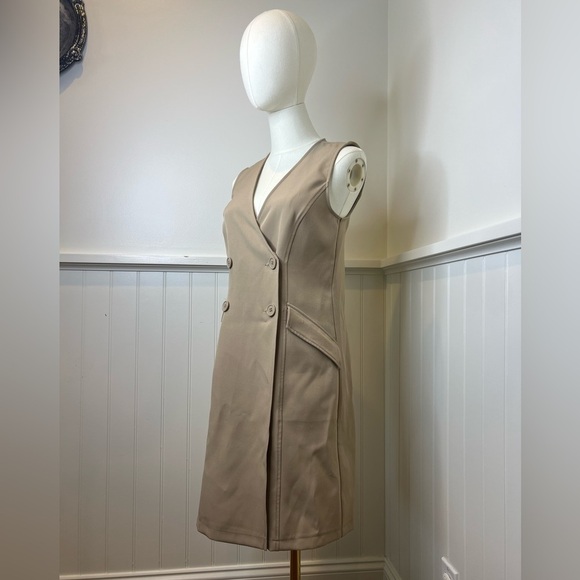 MAX STUDIO Sleeves Dress - Picture 6 of 10